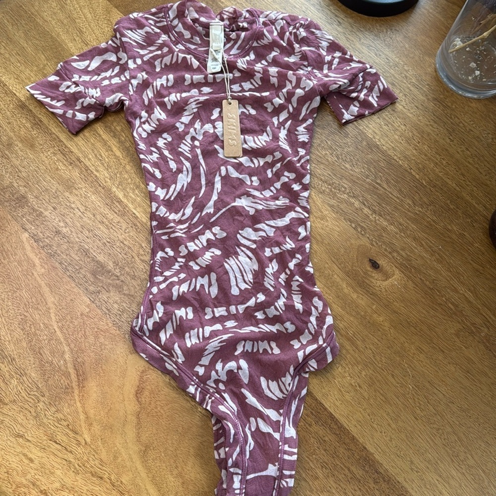 SKIMS logo bodysuit XXS